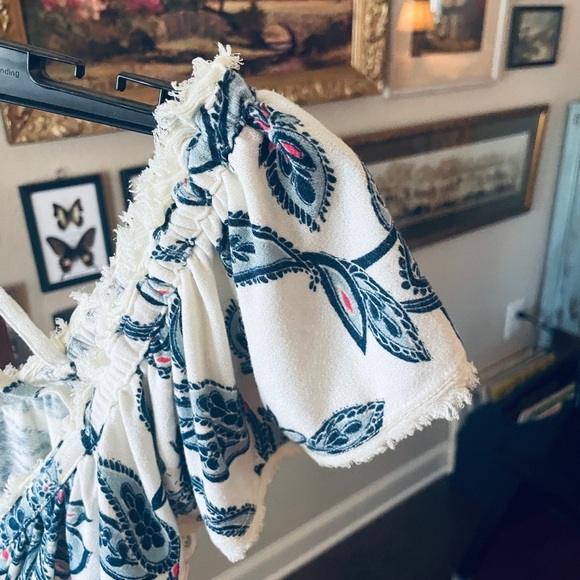 Free People Cha Cha tie front off shoulder stretch top MED white blue paisley - Picture 9 of 12